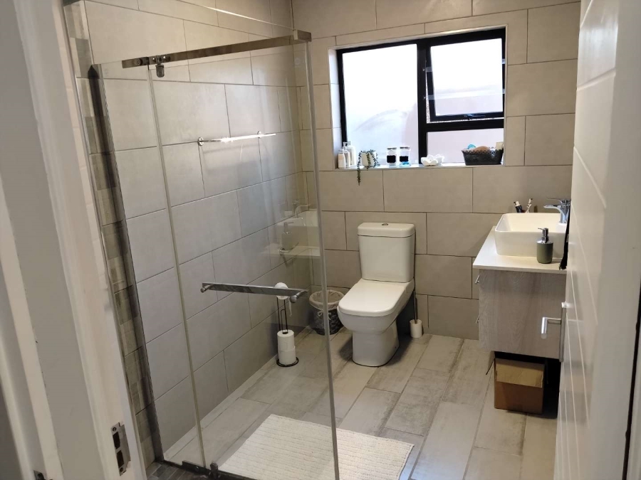 To Let 3 Bedroom Property for Rent in Fraaiuitsig Western Cape